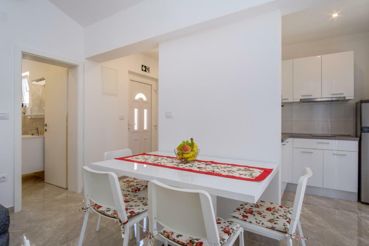 Apartmani Beatrice Mali Lošinj Zewnętrze zdjęcie